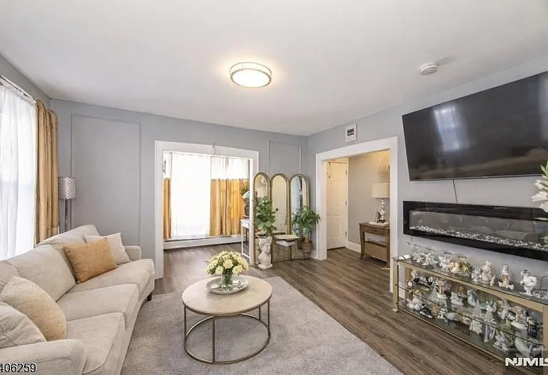 413 Beardsley Ave #1 — Photo 2