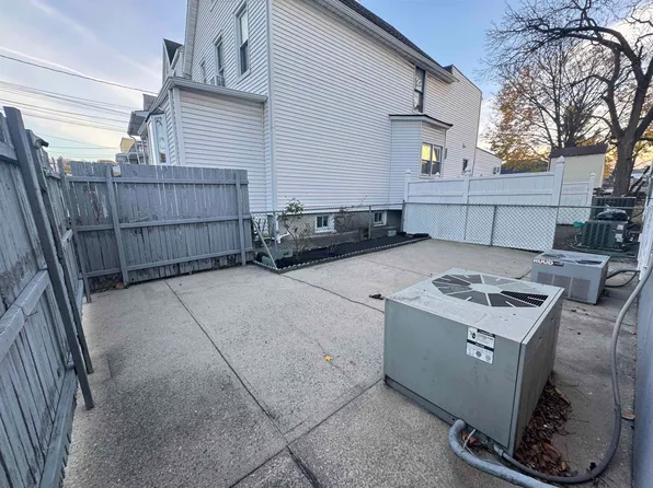 4414 Liberty Avenue image 16 of 17