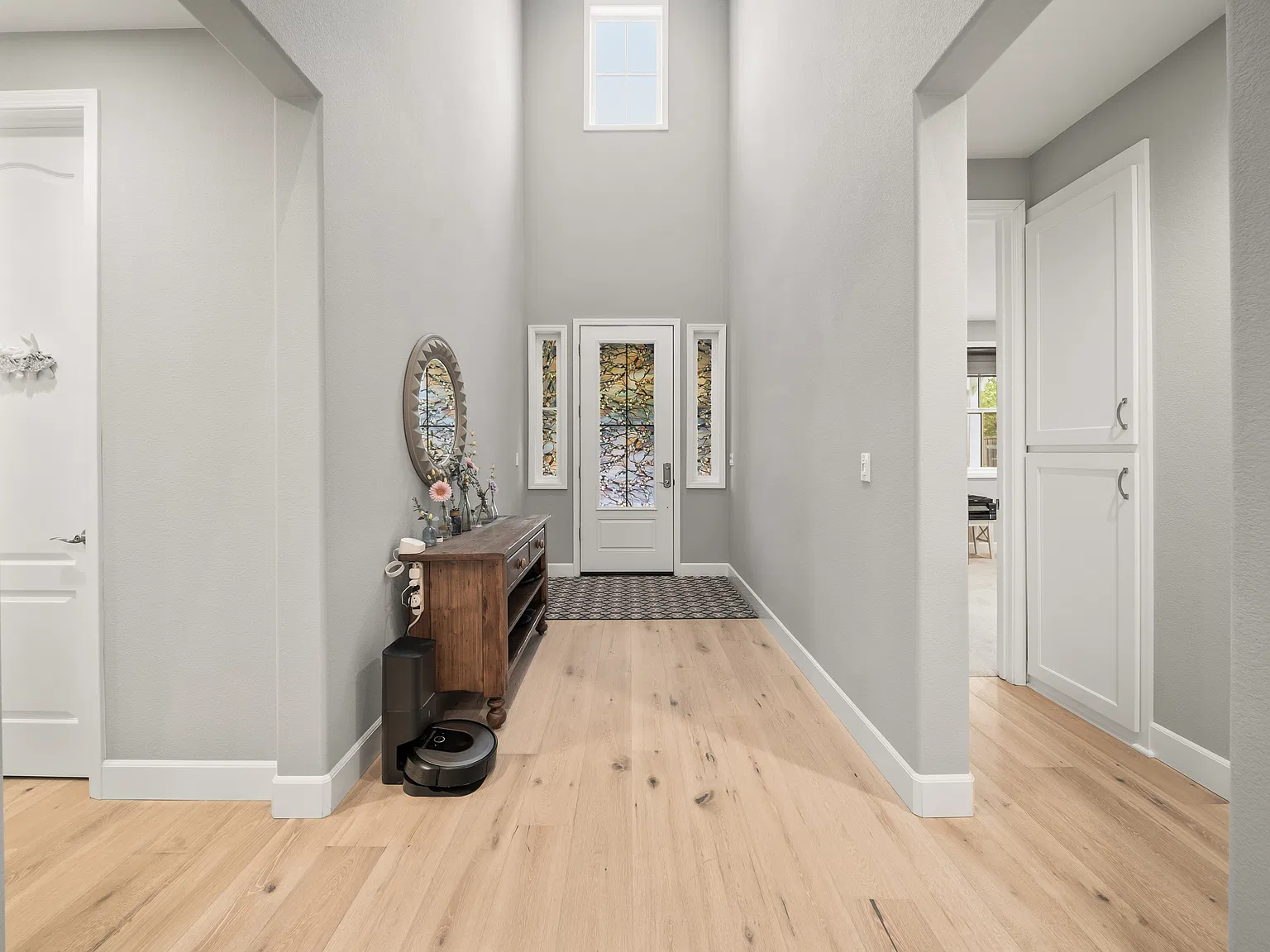 4 bed, 3.5 bath, 3000 sqft, $7,500 — Photo 4
