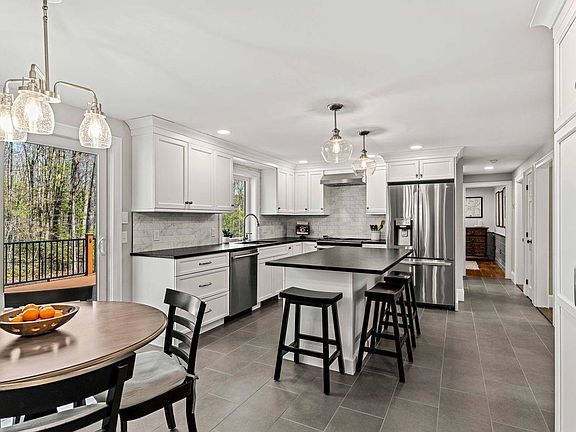 3rd image of 75 Birkdale Road