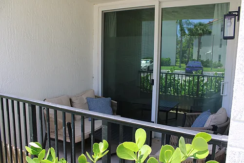 1208 Villa Cir Photo 1
