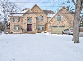 16W744 87th St, Willowbrook, IL 60527