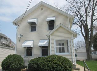 929 S 24th St, Manitowoc, WI 54220