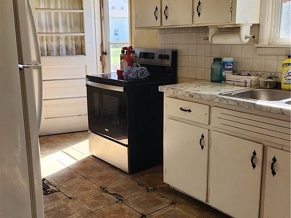 5th image of 9135 Plank Rd