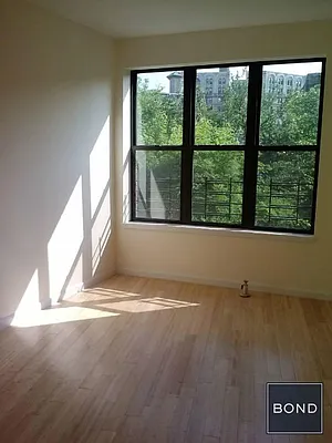 Rented by Bond New York | media 32