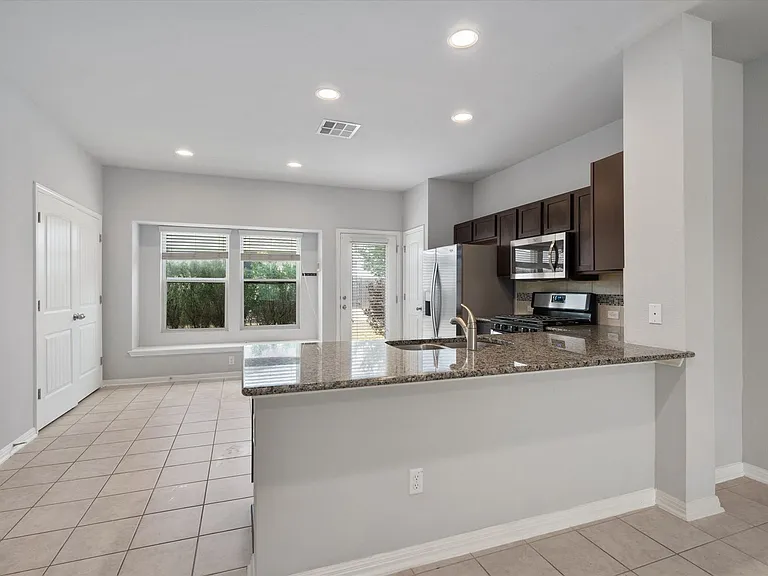207 Wainscot Oak Way — Photo 3