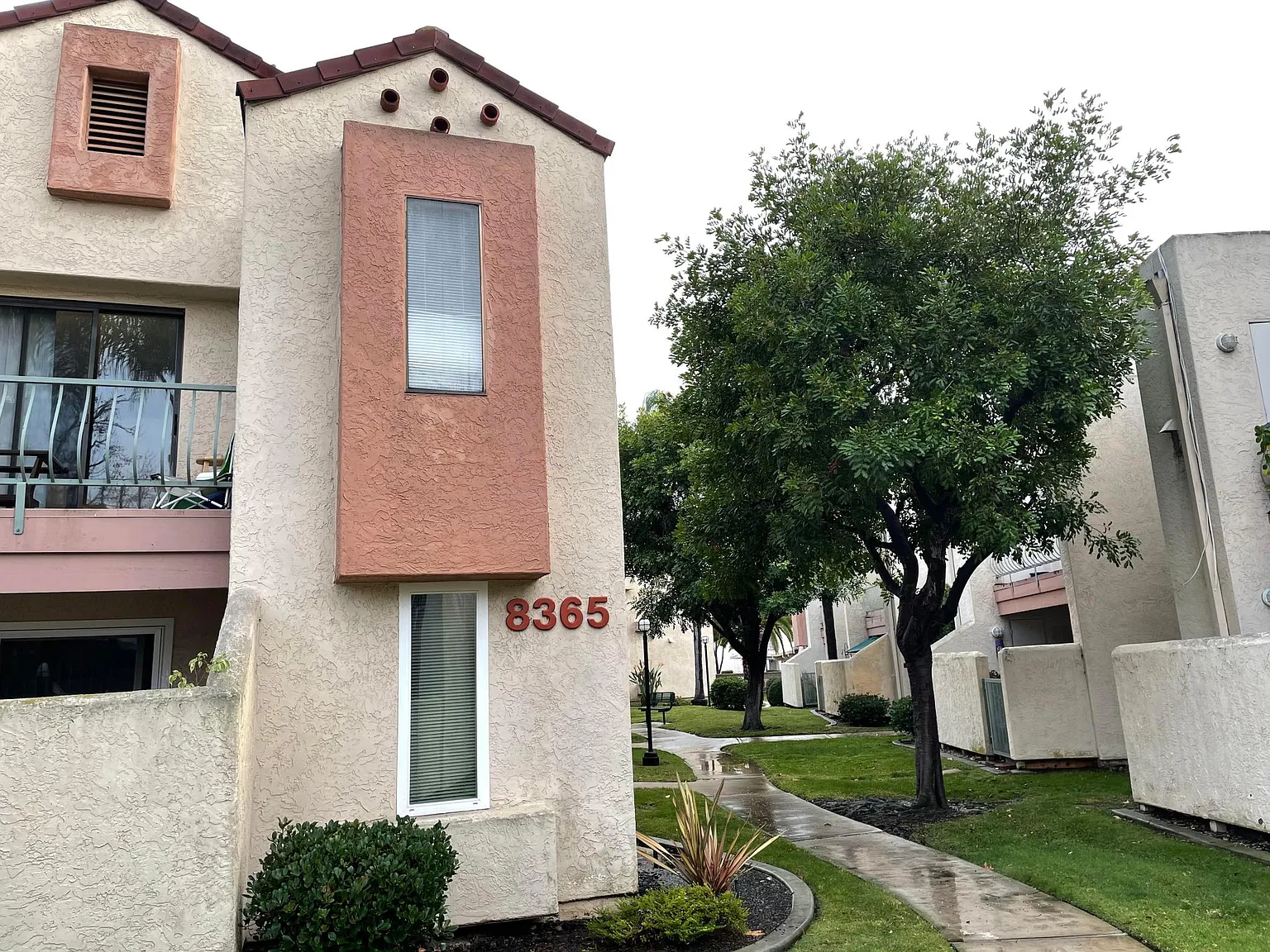 2 bed, 980 sqft, $2,700 — Photo 2