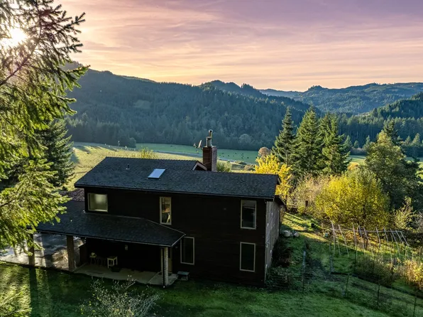 44841 Highway 242, Myrtle Point, OR 97458