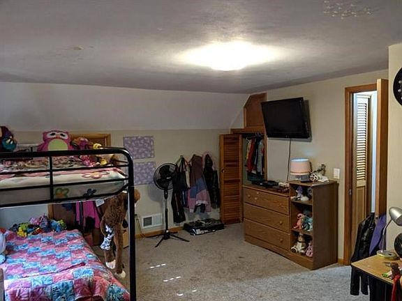 5th image of 300 E Golden Ln