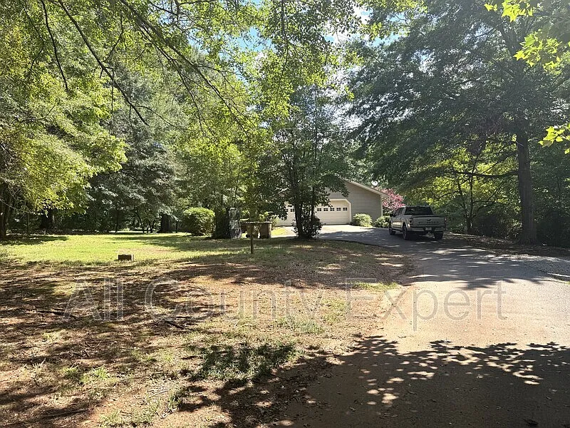 3 bed, 3.0 bath, 1887 sqft, $2,695 — Photo 4