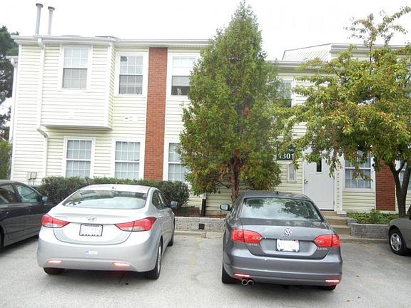 3rd image of 1301 Wyndham Dr APT 205