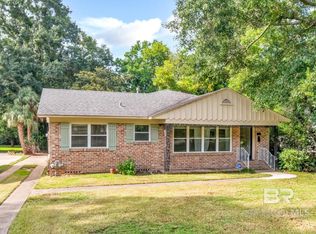 1906 Old Shell Rd, Mobile, AL 36607