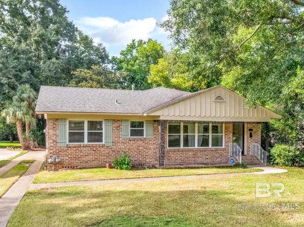 1906 Old Shell Rd, Mobile, AL 36607