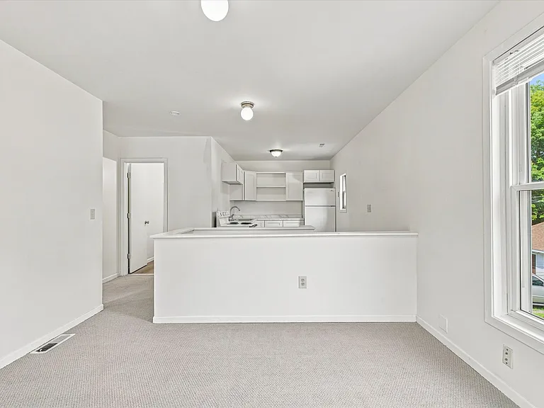 1046 15th Ave SE — Photo 17
