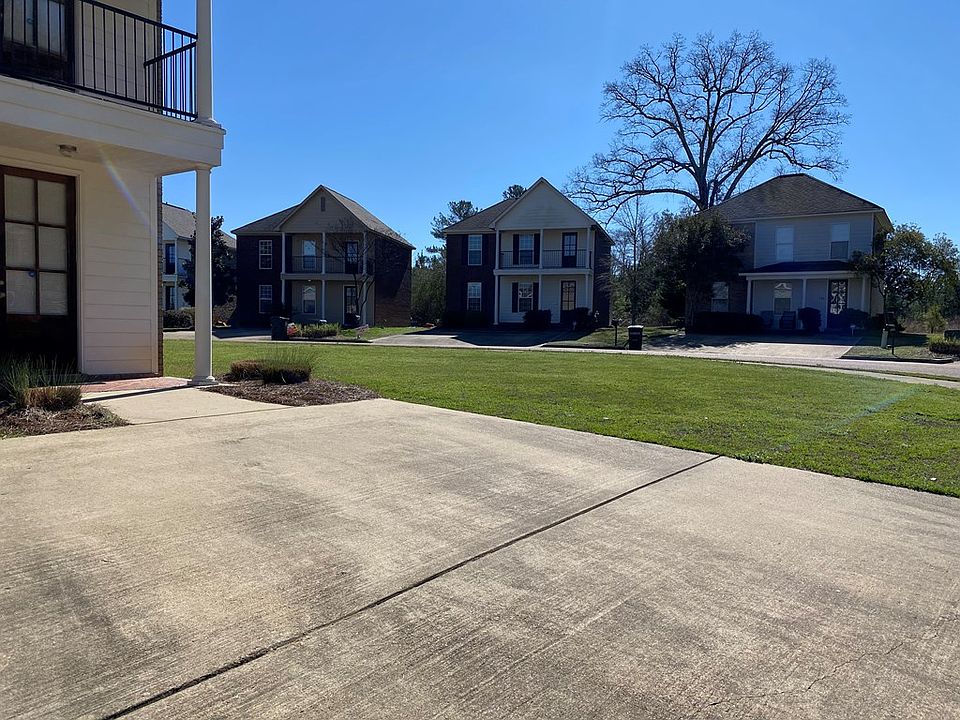 2nd image of 711 Southpointe Commons Loop