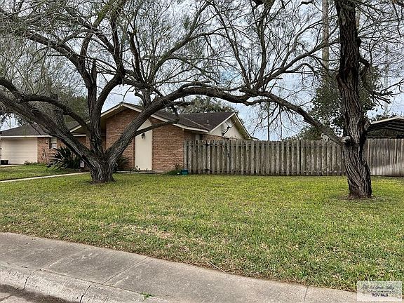 3rd image of 97 Huisache St