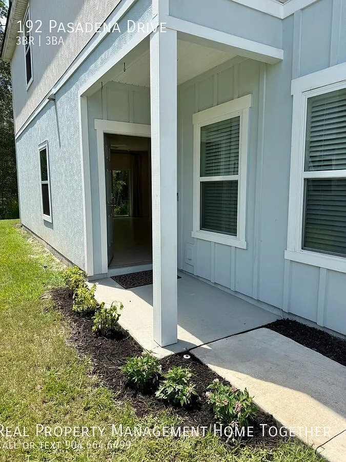 Convenience, Low-Maintenance, Comfort and Close to Everything! 3BR/2.5BA — Photo 2