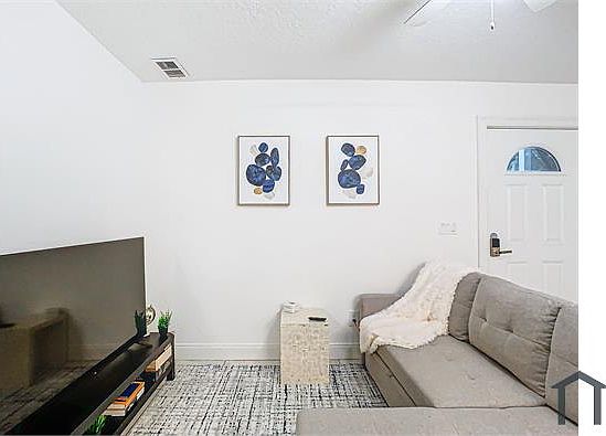 4th image of 3025 Long St