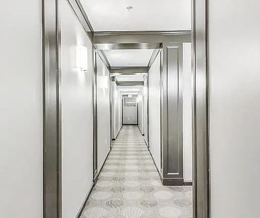 3rd image of 140 S Van Ness Ave #1143