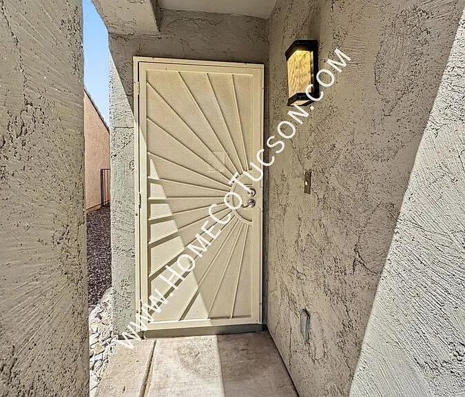 14306 S Camino Vallado — Photo 2