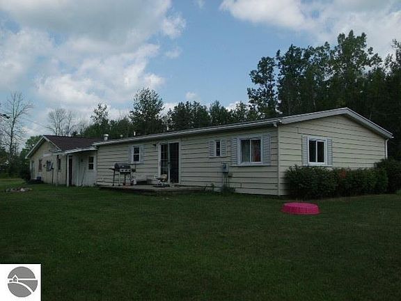 2nd image of 222 Railroad St