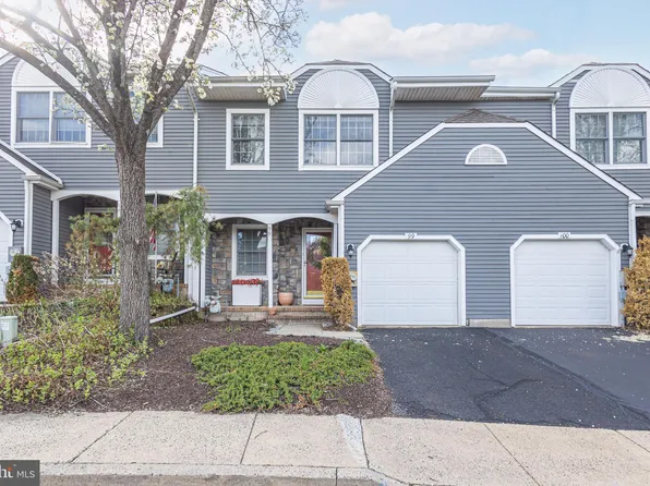 99 Greenbrook Ct, New Hope, PA 18938