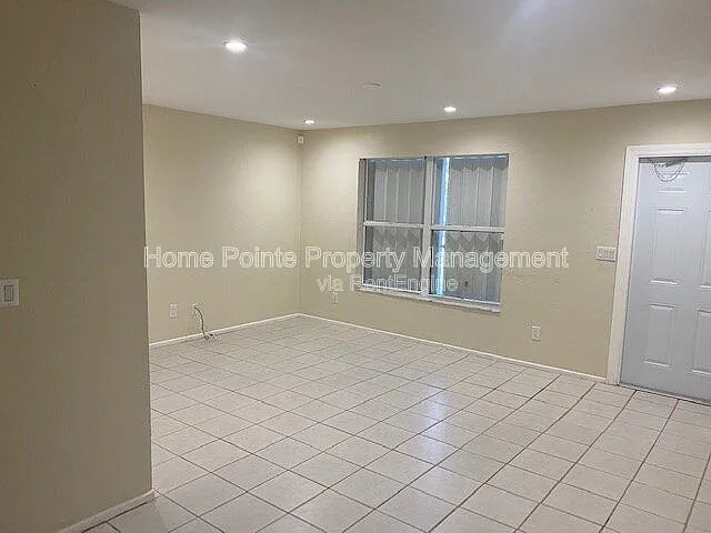 3 bed, 2.0 bath, 957 sqft, $1,450 — Photo 3