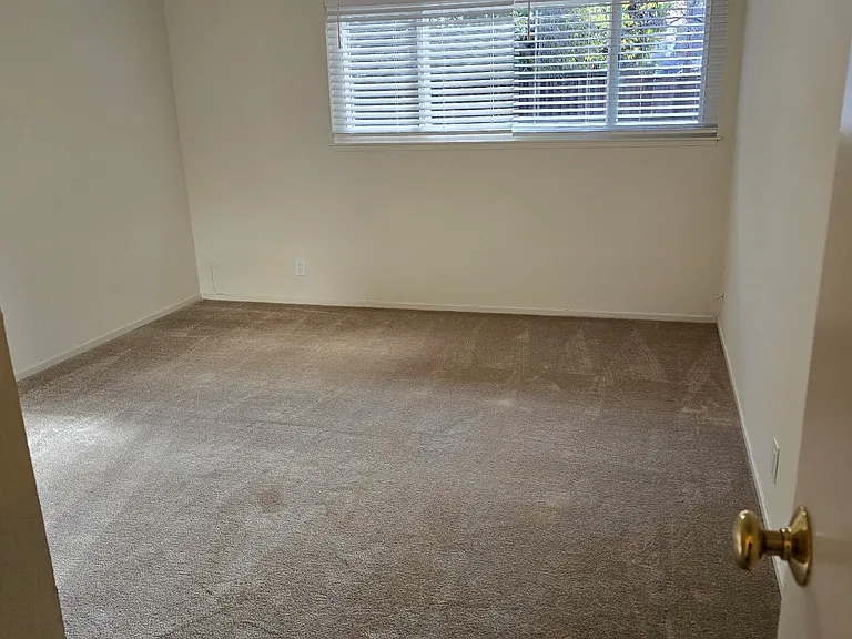 1034 Colorado Ave — Photo 4