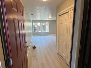 455 Cherry Ln APT B, Manteca, CA 95337