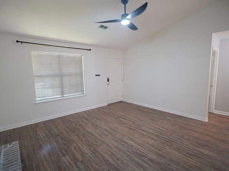 3027 Oak Hammock Ln — Photo 3