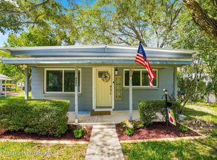 5421 Gay St, Weeki Wachee, FL 34607
