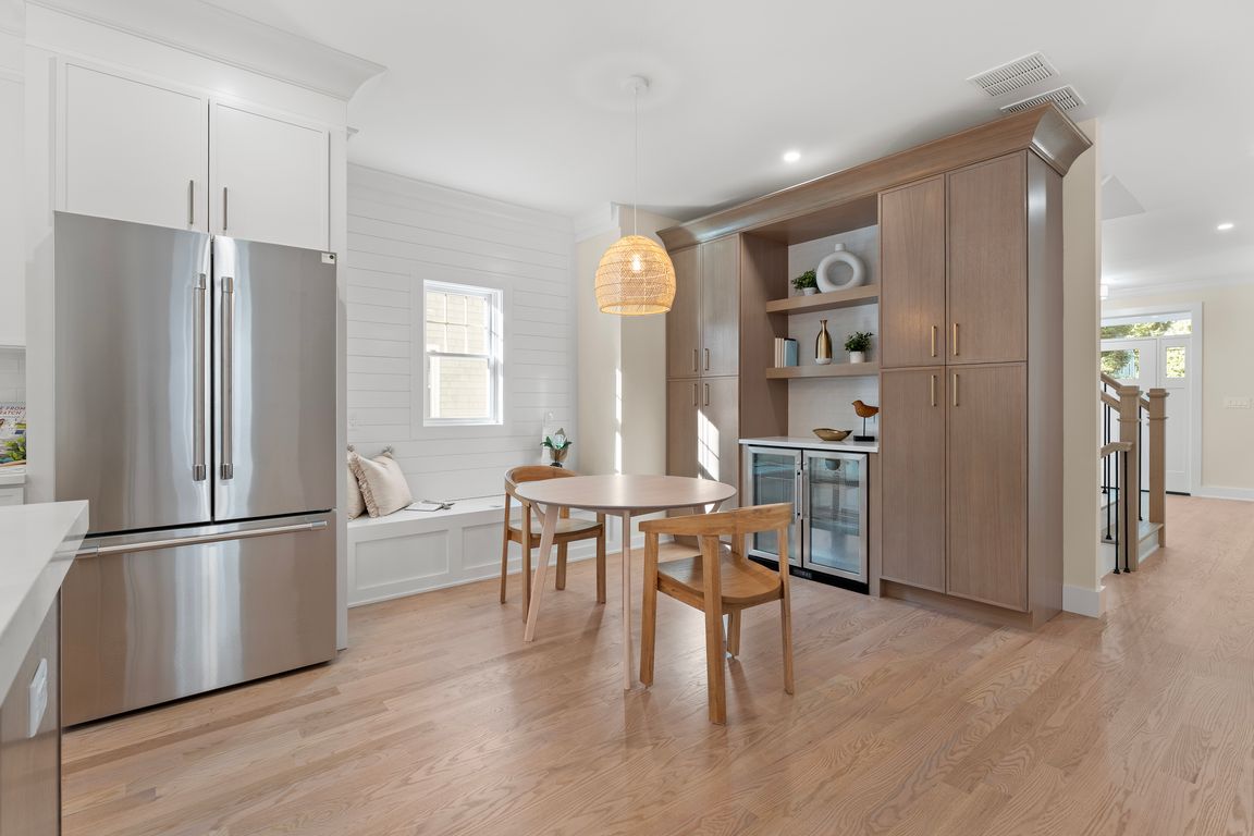 next background image