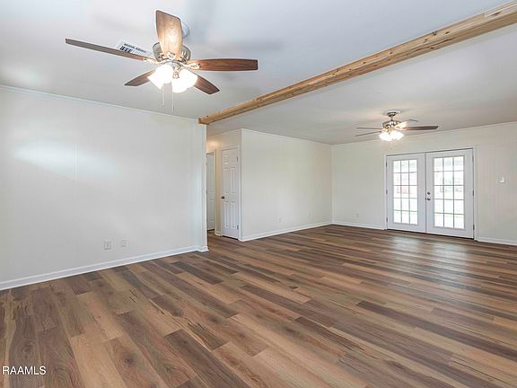 5th image of 209 Driftwood Dr