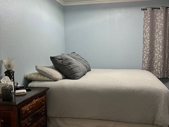 3rd image of 362 Greenwood Dr
