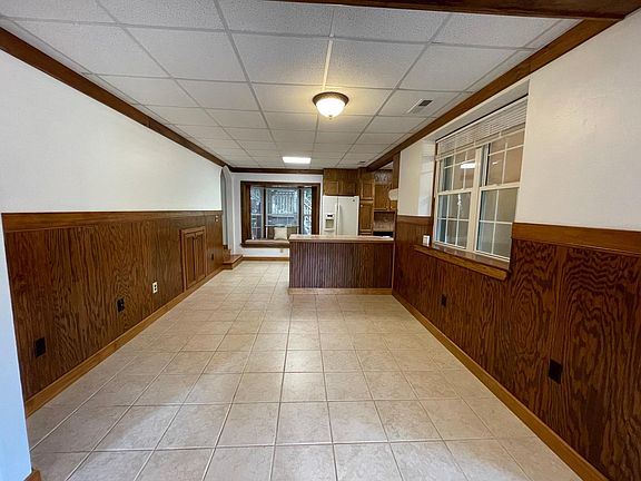 dining room leading to kitchen