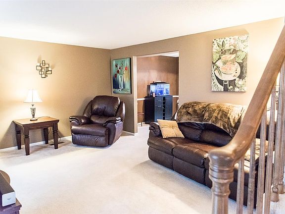 3rd image of 7105 Kercheval Dr