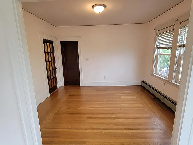 103 Lauriston St #1 — Photo 6