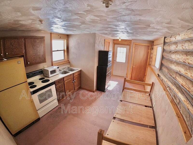 1st image of 19 Cedar Ave