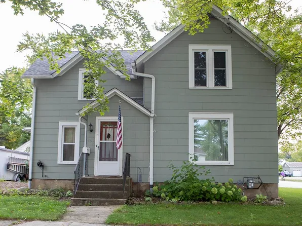 433 Clarence St, Fort Atkinson, WI 53538