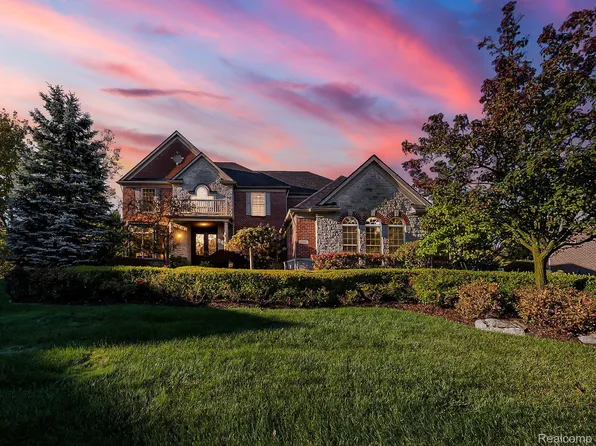 6866 Cambridge Ct, West Bloomfield, MI 48322