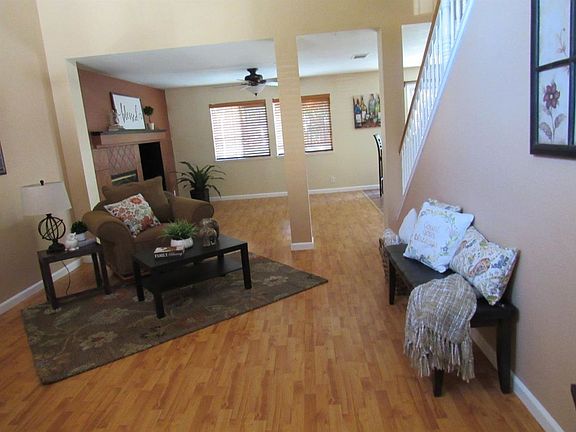 4th image of 832 Prather Ct
