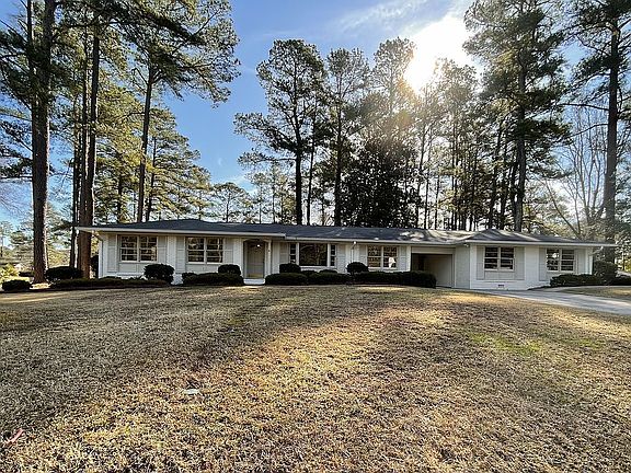 4th image of 426 Aumond Rd
