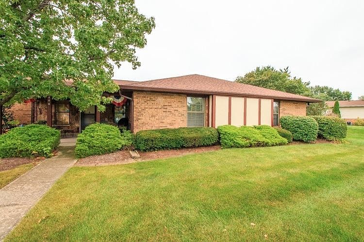 1st image of 886 Pine Needles Dr