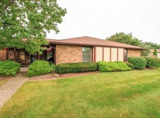886 Pine Needles Dr, Dayton, OH 45458
