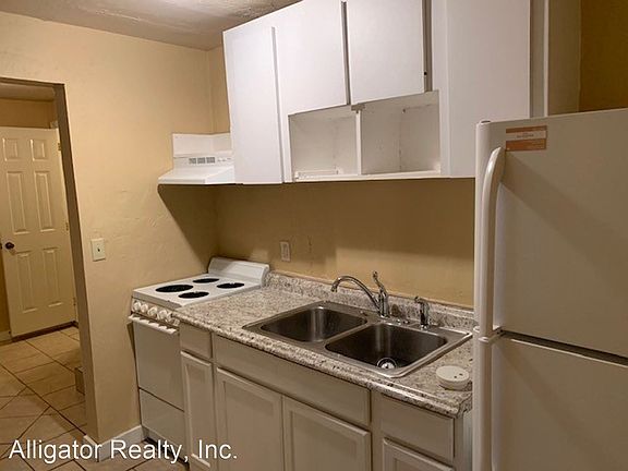 5th image of 629 NW 10th St #B