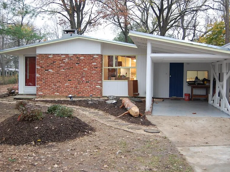 2904 Meadow View Rd — Photo 4