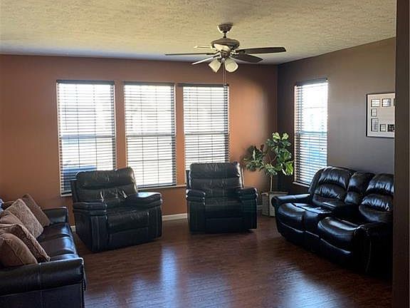 5th image of 5052 Charmaine Ln
