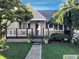 24 Wagner St, Fords, NJ 08863