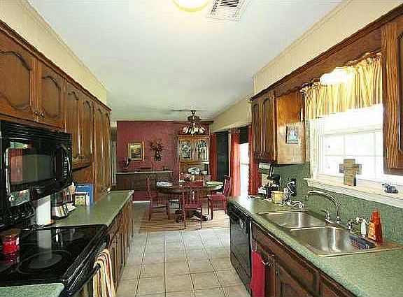 5th image of 25012 Hickory Ln