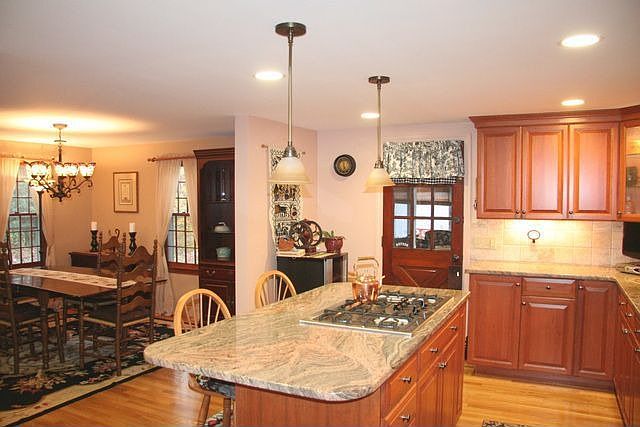 2nd image of 2 Woodland Rd